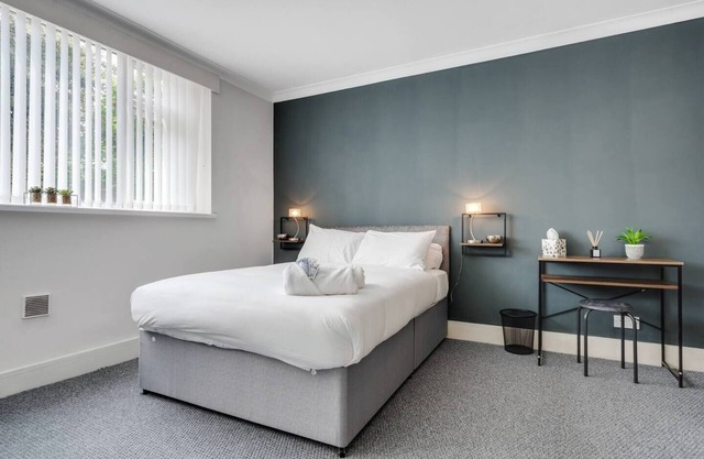 Pass the Keys | Woolton · Studio Flat Next to Station & Beatles Attractions