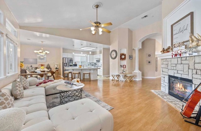 Work & Play Haven: Pet-Friendly｜Garage Available｜Huge Yard｜Month-to-Month #41913