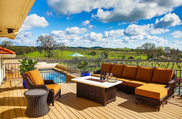 NOUVEAU! Vignoble de travail avec piscine privée à Plymouth!