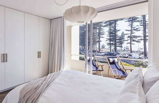 Manly Breakwater Executive Apartment