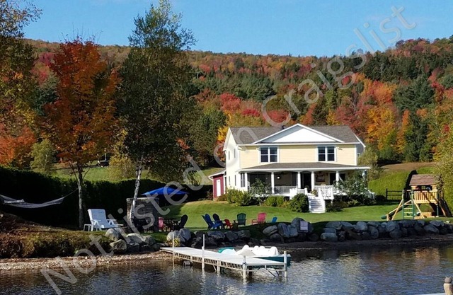 SENSATIONNEL!!! Must Read "Commentaires" sur ce 4-5 BR. 2 BA. w / Home Game Rm Lake Front