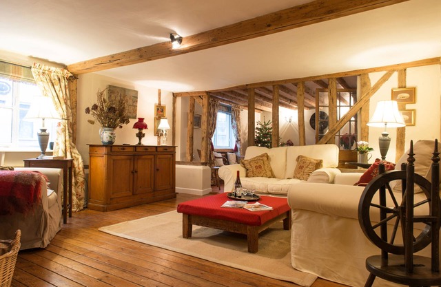 Wren Cottage, a very cosy historic Coastal Cottage in a pretty little village