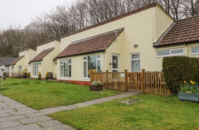 WREN'S NEST MANORCOMBE, pet friendly, with pool in Gunnislake