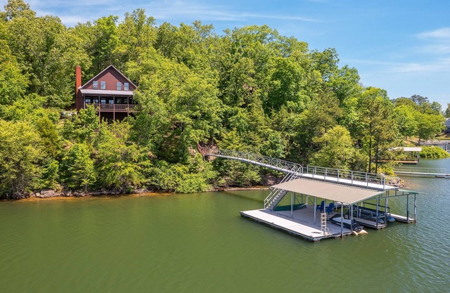 Wrenwater on Brushy Creek - two story dock! Amazing Views!
