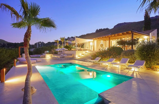 WWW.BAGLIORIDISICILIA.COM - LAST MINUTE 2/12 APRIL - 7 NIGHTS 1.400 EURO