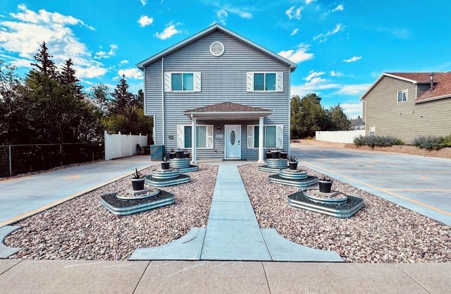 Charming 3-bedroom house with AC and WiFi in awesome Cheyenne