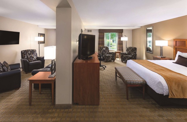 Wyndham Bloomington - Mall of America