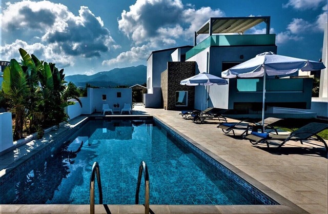 XENOS VILLA 4 - VILLA DE LUXE AVEC PISCINE PRIVEE PRES DE LA MER