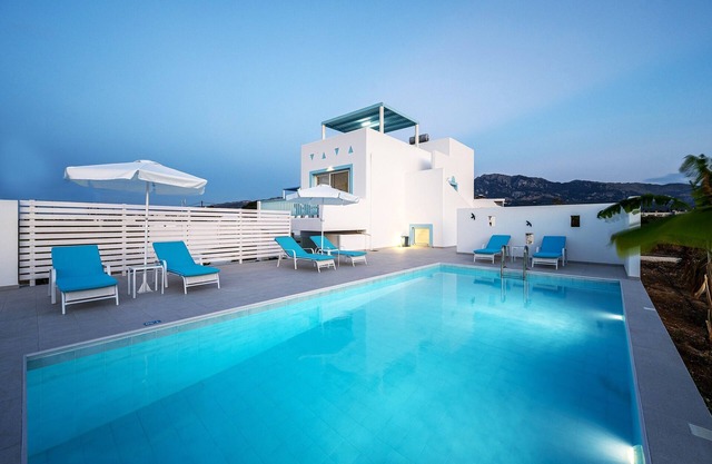 Xenos Villa 7 avec piscine privée près de la mer
