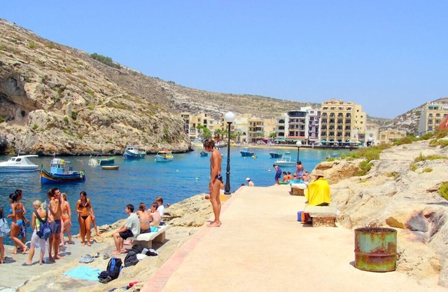 Xlendi Seaside Escape