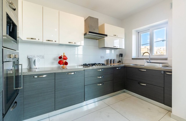 xNew Apartment 3 Bdr 2 Bth w Terrace Internet Bugibba