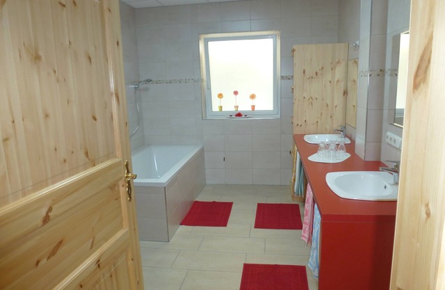 Oasis de bien-être XXL pour 6 personnes adaptées aux handicapés