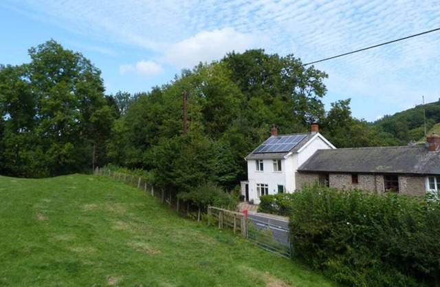 Vous allez adorer les vues à couper le souffle de ce fantastique chalet de vacances au milieu