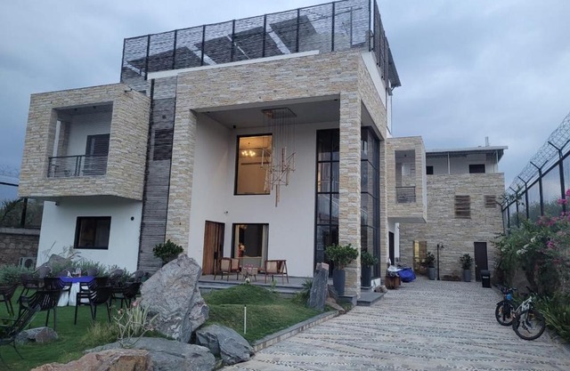YAHVI THE FARMHOUSE