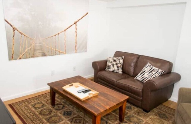 Yakima Vacation Rentals- Spacious Bungalow