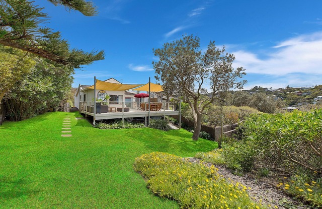 Yallambee Cottage Beach Front