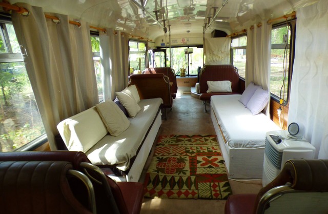 Retraite de brousse de l'arrière-pays de Yamba - beau bus