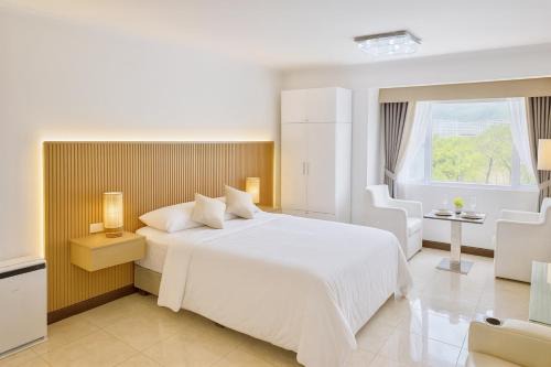 Yanna's Unit with Great View in Albergo Hotel