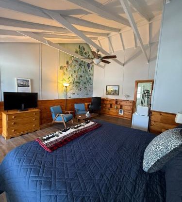 Yardarm Motel