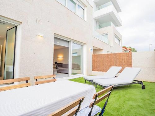 YBH Canido Beach II