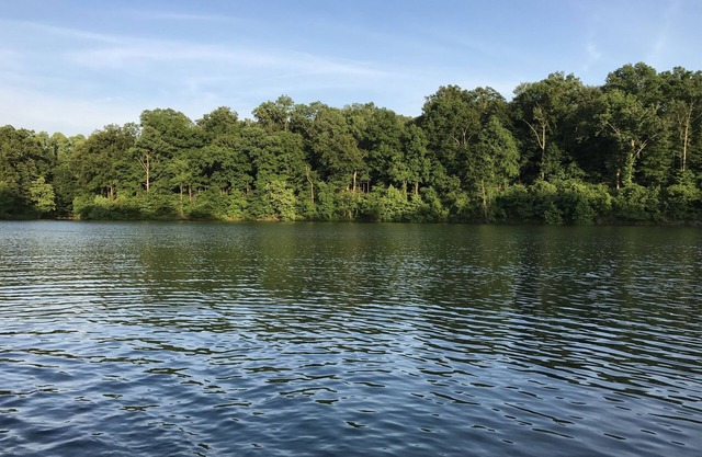 Propriété toute l'année au bord du lac tranquille - 3 chambres, 2 salles de bain