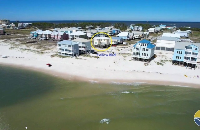 Yellow Bird, Beautiful Beach House, Steps to Beach, Views, Views, Views!
