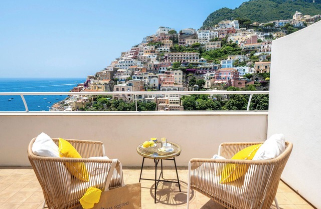 CASA DAMA JAUNE Dans le centre de Positano avec belle vue