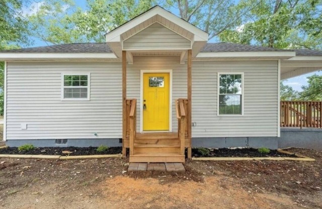 "Yellow Door" Cottage Home