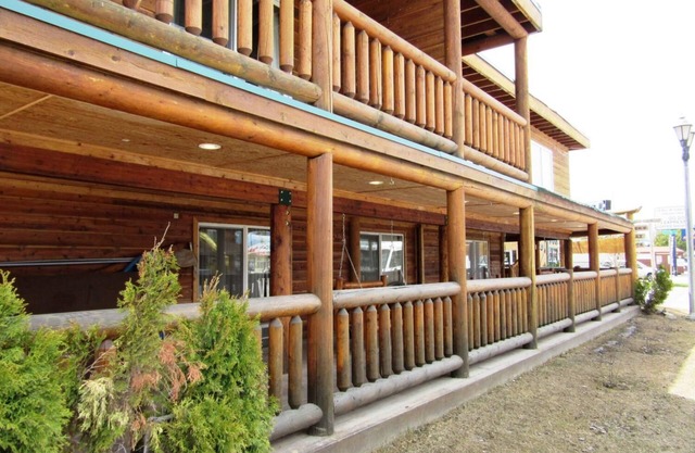Yellowstone Country Inn