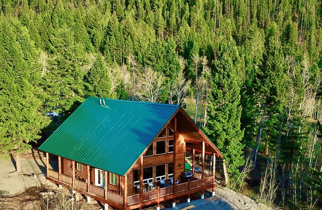 Yellowstone Moose Lodge-10Miles2YNP + Hottub + Wifi + AC