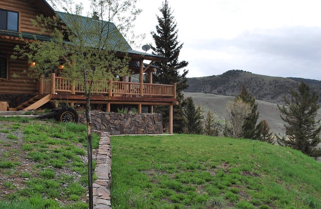 Yellowstone Mountain Lodge, 8 km du parc national de Yellowstone, pour 8 personnes