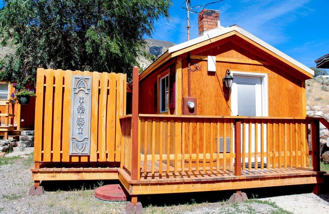 Yellowstone's Treasure Cabin # 5 - 2 min en voiture du parc de Yellowstone