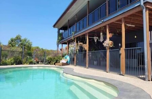 Yeppoon · Farm, stables, 22 acres, paddocks, pool, Firepit