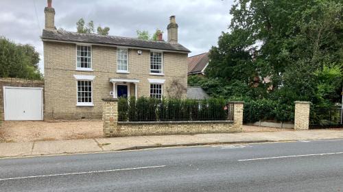 Yew Tree House, Bed & Breakfast in Colchester