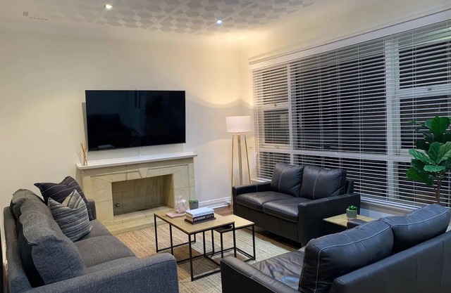 Yokine Escape: 7km to CBD, Pet-Friendly, Airport & Hospital Nearby