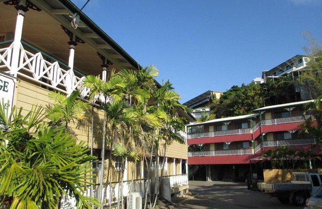 Yongala Lodge by The Strand