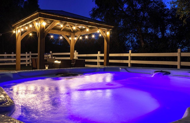 Yosemite & Bass Lake Sunset Villa w/ View with Hot tub, Pool table, BBQ, Golf
