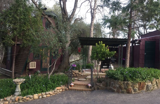 "Yosemite's Suite Retreat" Petite maison en pain d'épice Parfait pour 2!