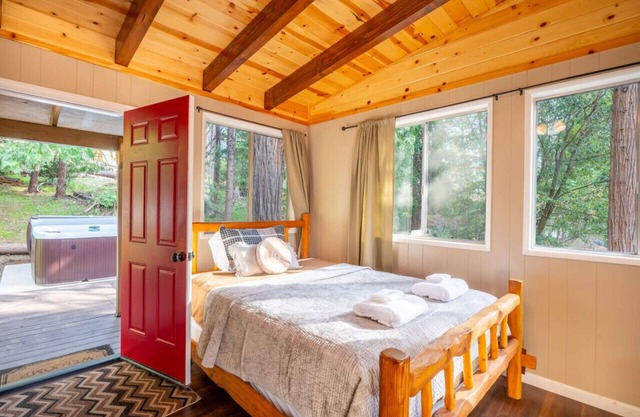 Yosemite Vintage Villa w/Hot tub