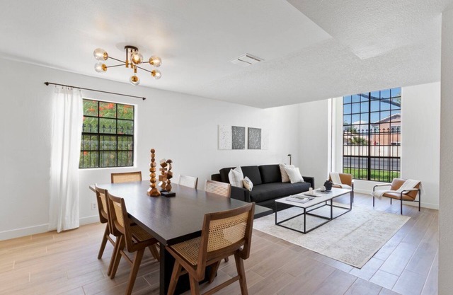Youdid's Modern-Minimalist Style Townhome
