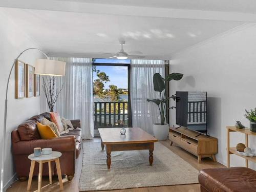 Young unit3 Lake Access