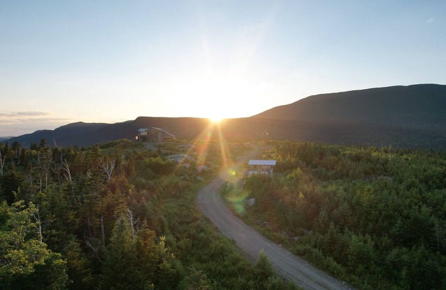 300 Private Acres /360° Mountaintop Views / Off-Grid Luxury Retreat