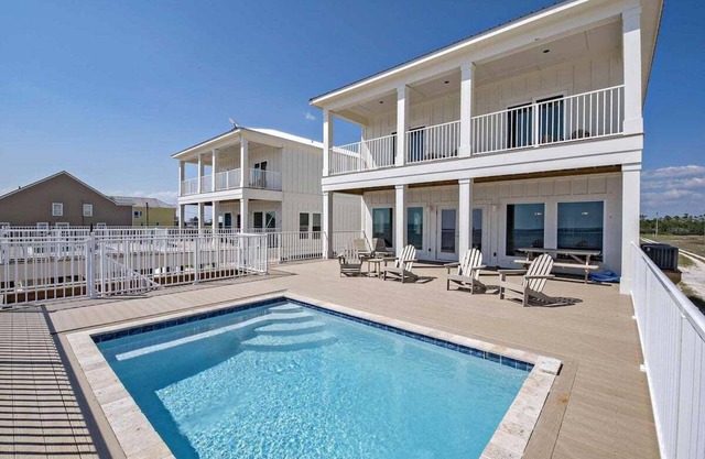 Rates Dropped ~ 6 Bed ~ Gulf Front~Sleeps 22 ~ Private Pool ~ Ocean Awaits 2 ~ Prickett Properties
