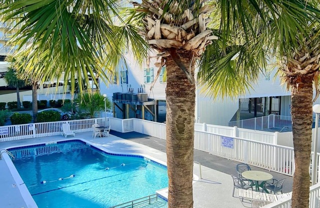 Your conveniently located North Myrtle Beach bungalow awaits!!