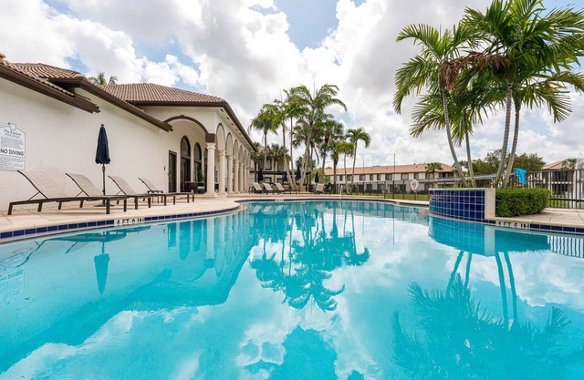 Your Delray Beach Oasis: Lakeview