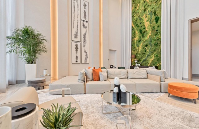 Your Doral Hideaway: 2BR Luxury