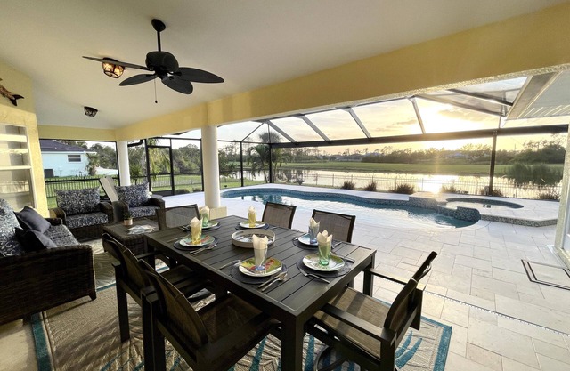 Tropical Oasis with Breathtaking Sunsets!