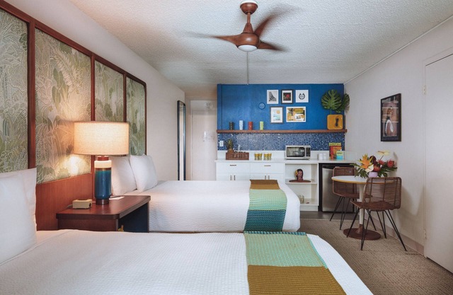 Your Gateway to Waikiki's White Sands! Contemporary Unit with Private Lanai!