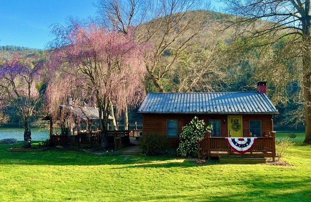 Votre escapade dans un cottage Creekside moderne sur Pine Creek & Rail Trail