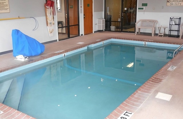 Your Home Away From Home! Free Breakfast, Free Parking, Near Applebee s Park